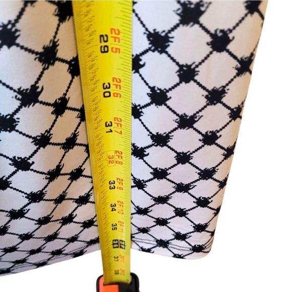 Gilli Black and White Geometric Patterned Dress - Picture 6 of 6